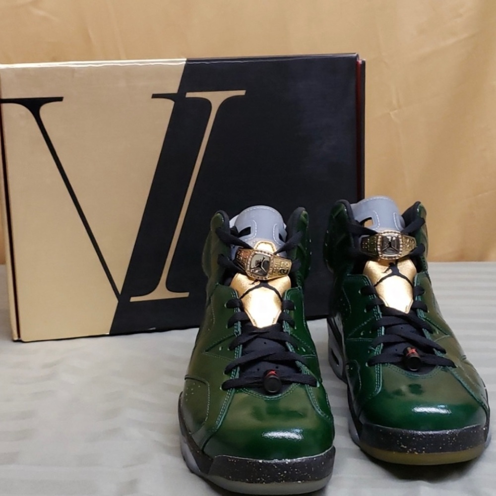 Retro 6 champagne bottle size 11